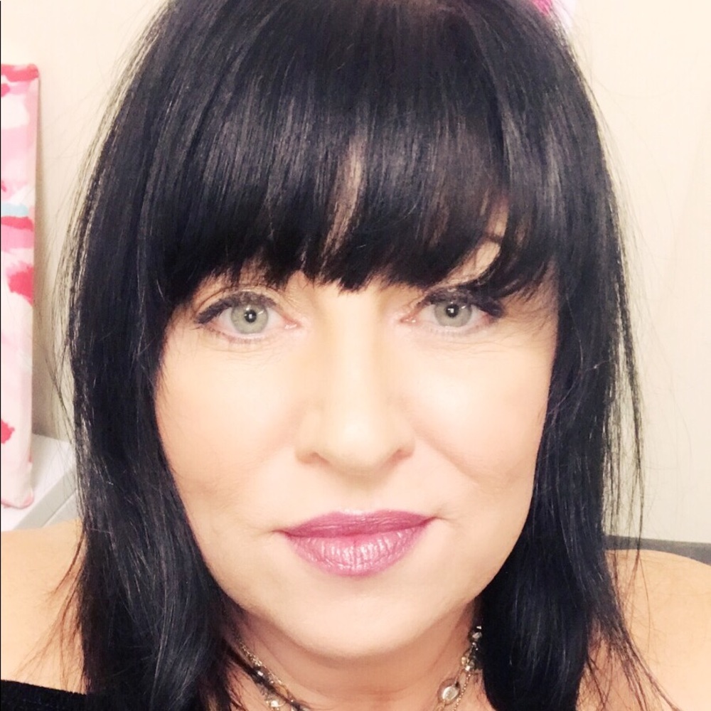 Meet your Posher, Dana